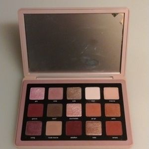 - Gently Used Natasha Denona Retro Palette